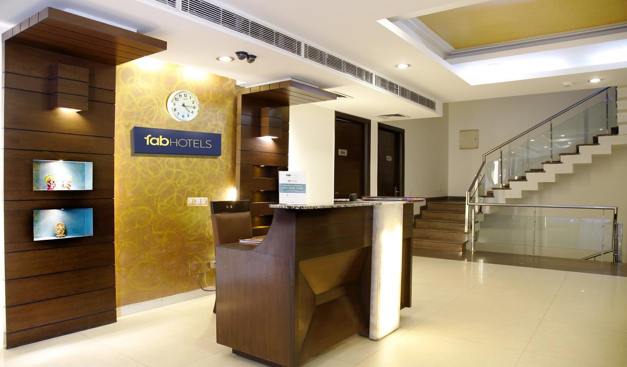 Fabhotel Oasis Dlf Phase 3 Гургаон Екстериор снимка