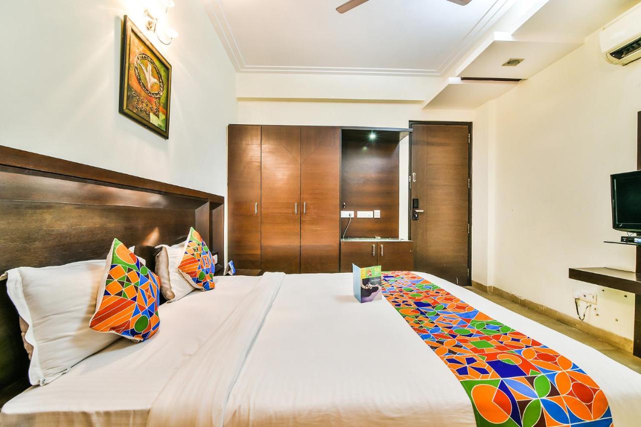 Fabhotel Oasis Dlf Phase 3 Гургаон Екстериор снимка