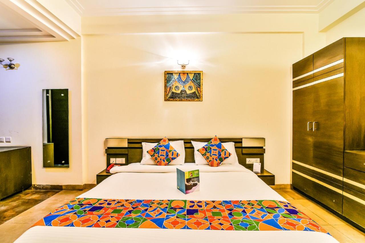 Fabhotel Oasis Dlf Phase 3 Гургаон Екстериор снимка